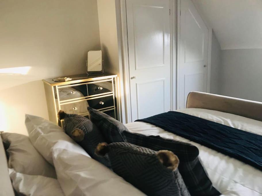 Stunning Apartment In The Heart Of Broadway Broadway  Exteriör bild